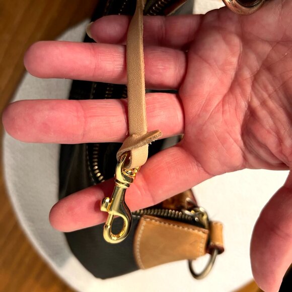 Dooney & Bourke Vintage All Weather Leather Pebble Black & Tan Bag - Picture 5 of 10